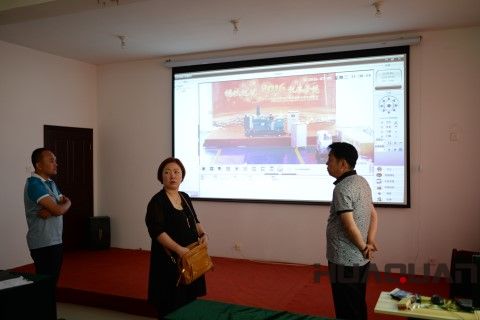 韓國(guó)客戶來(lái)公司考察時(shí)體驗(yàn)云平臺(tái)技術(shù)