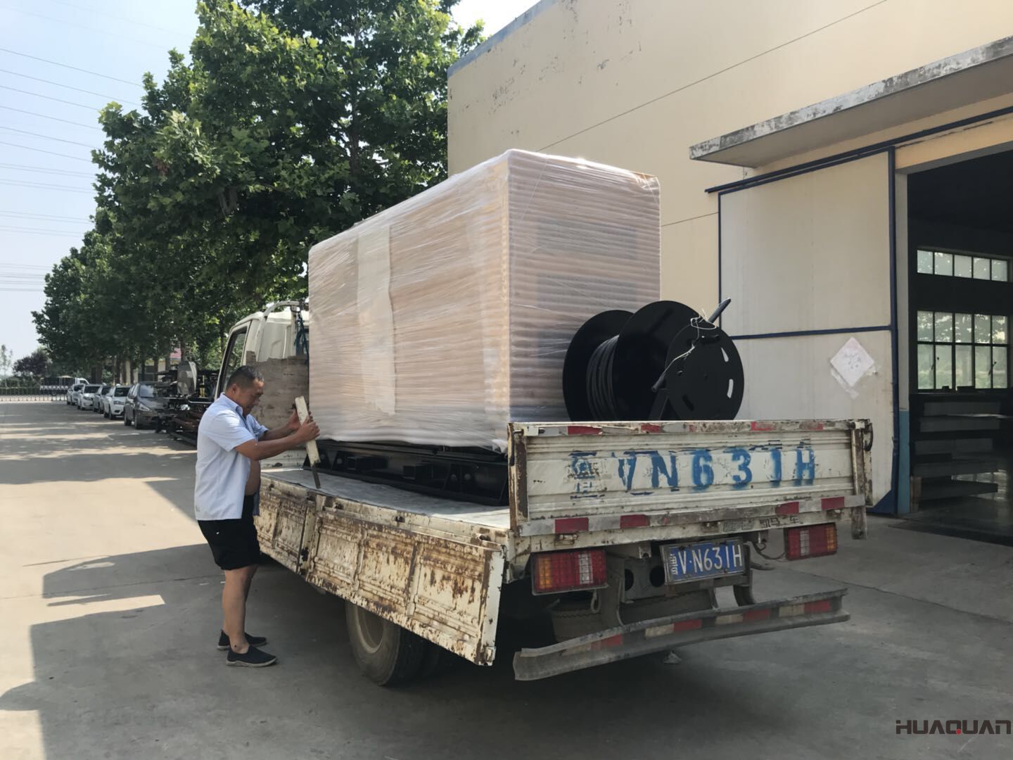一臺10kw靜音箱柴油一體機于8月26日成功發(fā)往山東省