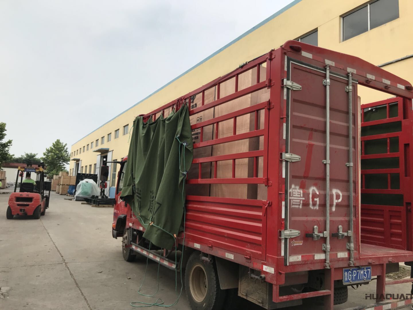 邢先生從華全動(dòng)力采購的100kw和400kw自動(dòng)化柴油發(fā)電機(jī)組于8月27日成功發(fā)往內(nèi)蒙古