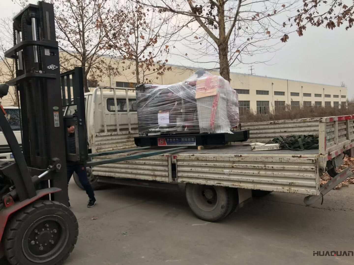山西陳先生從華全動力訂購的一臺20kw標(biāo)配柴油發(fā)電機組已于11月28日成功發(fā)往目的地