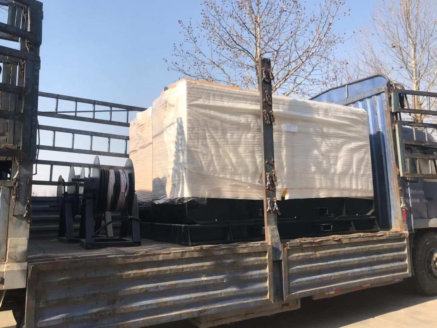 1月16日，謝先生從華全動力采購的380kw標配柴油發電機組成功發往山東省