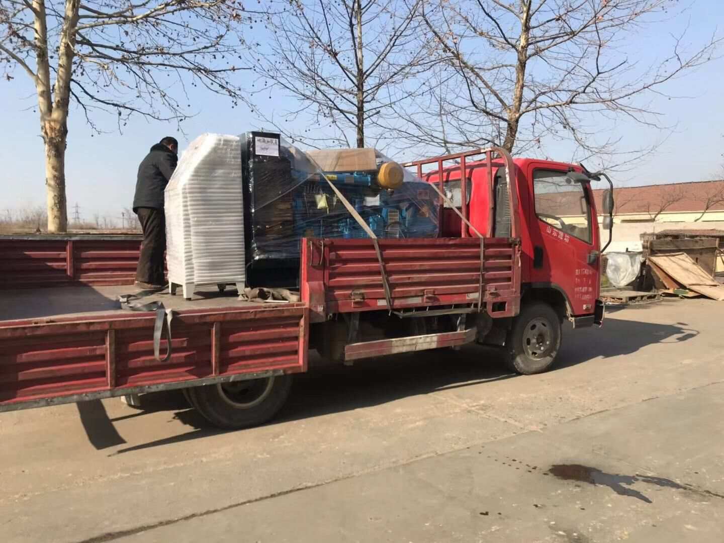 1月17日，袁先生從華全動力采購的50kw自動化柴油發電機組現已成功發往江西省